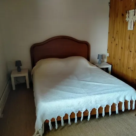 Les Volets Rouges Сasa de vacaciones Saint-Clement-de-Regnat